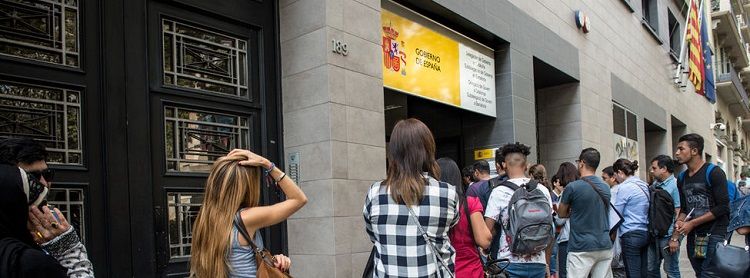 ¿Es posible una regularización masiva de inmigrantes en España?